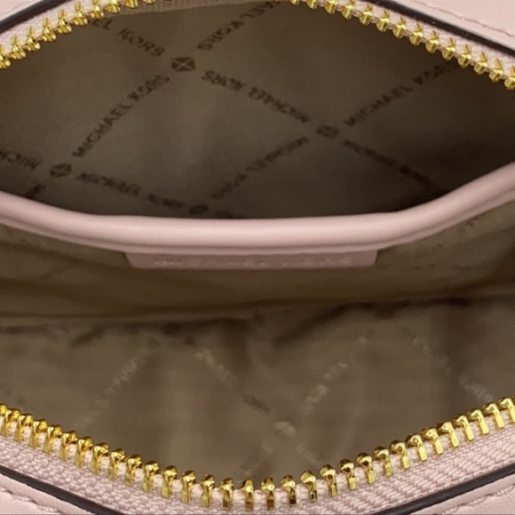 MICHAEL KORS ROSE SM OVAL CAMERA XBODY POWDER BLS - Picture 10 of 15